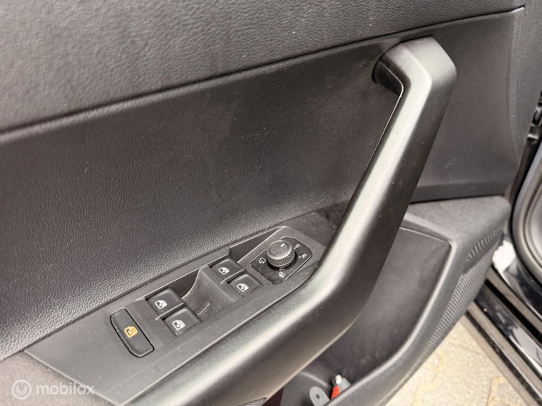Vehicle Image 29