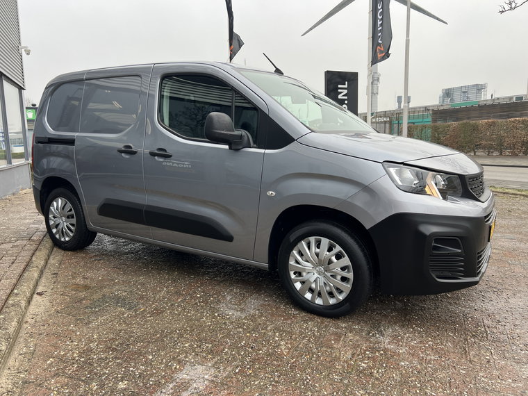 Vehicle Image 27