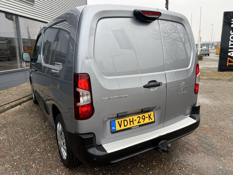 Vehicle Image 45