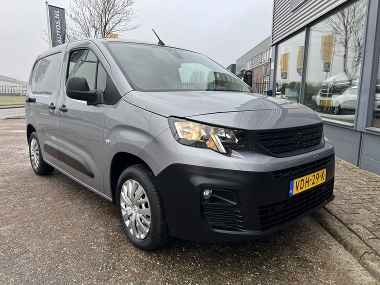 Vehicle Image 48