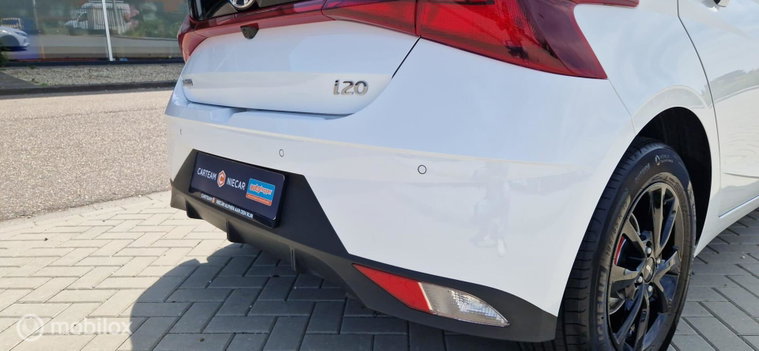Vehicle Image 22