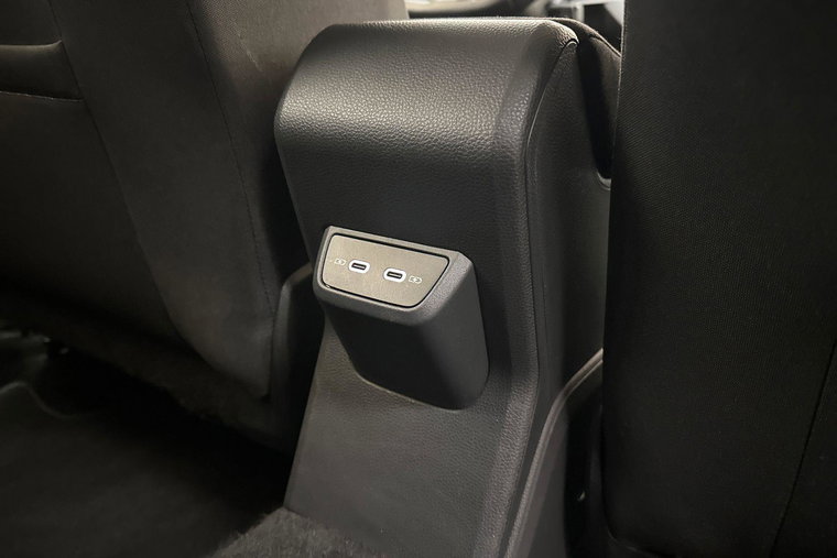 Vehicle Image 13
