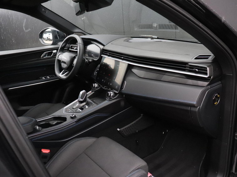 Vehicle Image 25