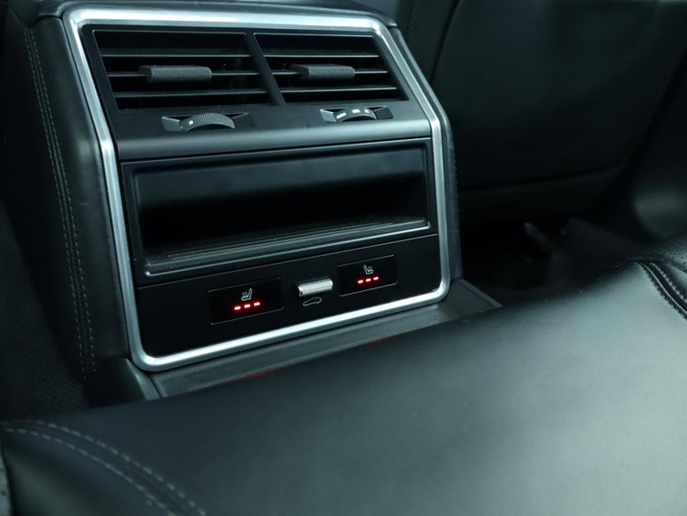 Vehicle Image 45
