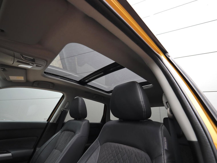 Vehicle Image 21