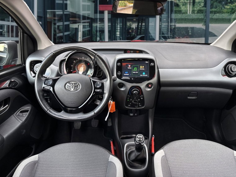 Vehicle Image 14