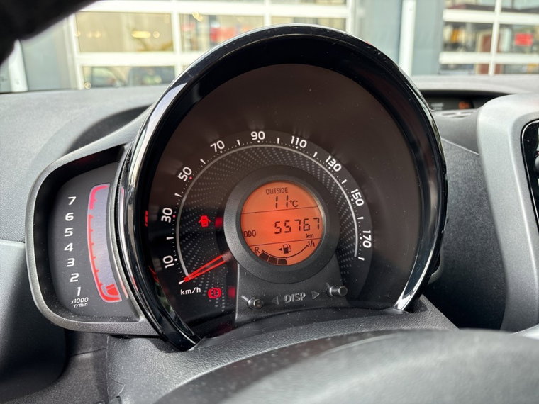 Vehicle Image 15