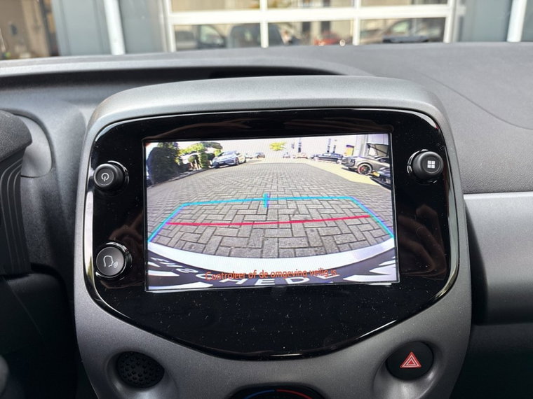 Vehicle Image 21
