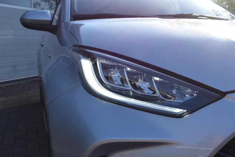 Vehicle Image 10