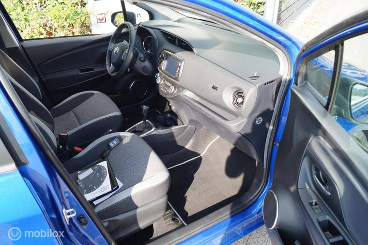 Vehicle Image 22