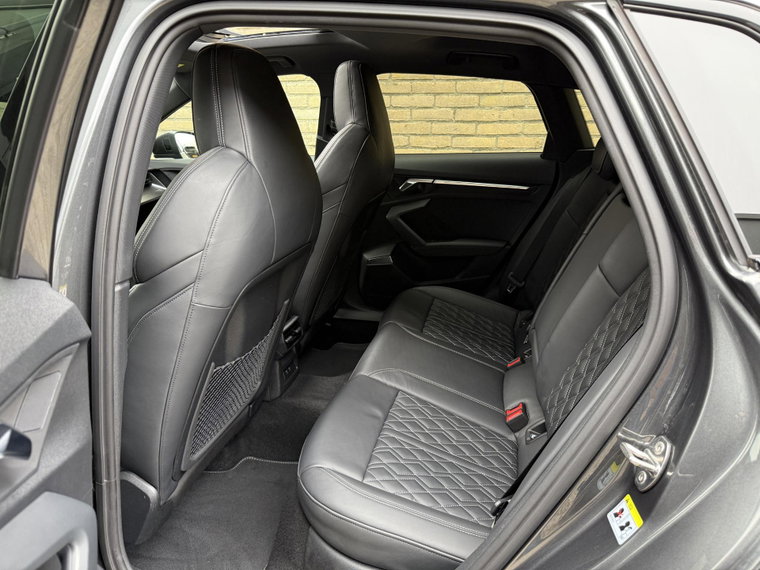 Vehicle Image 28