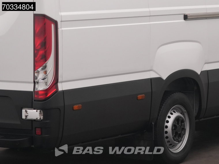 Vehicle Image 34