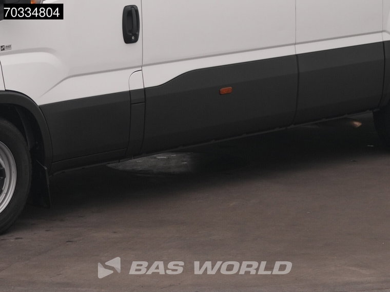 Vehicle Image 39