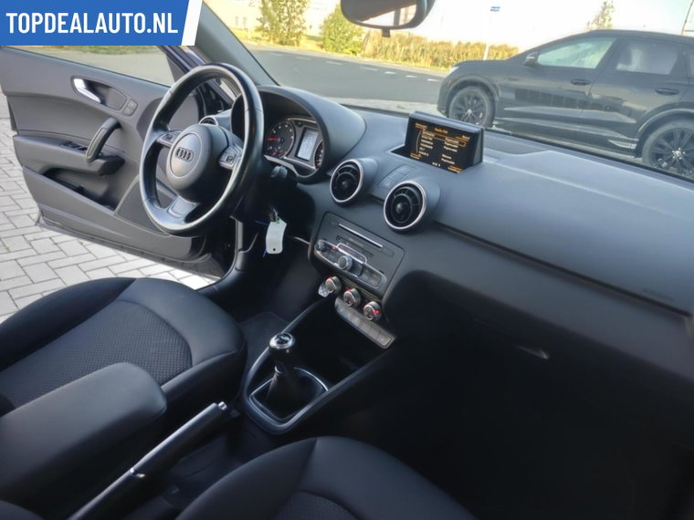 Vehicle Image 25