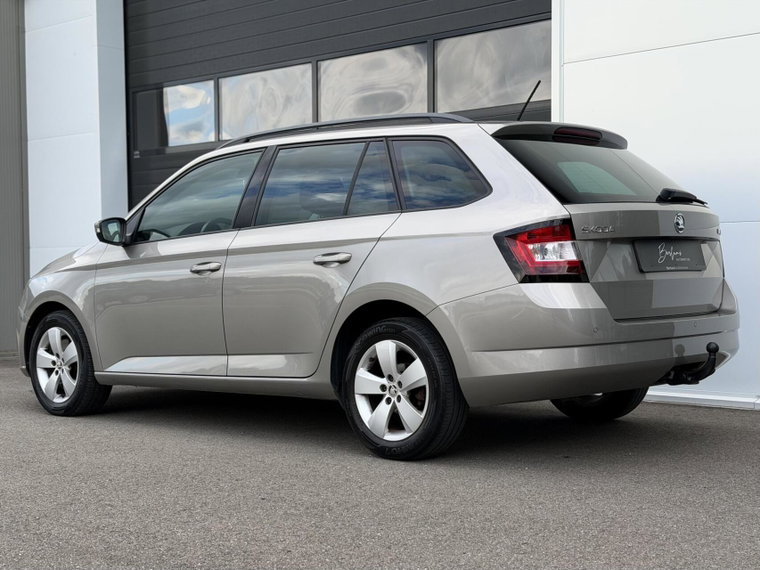 Vehicle Image 19
