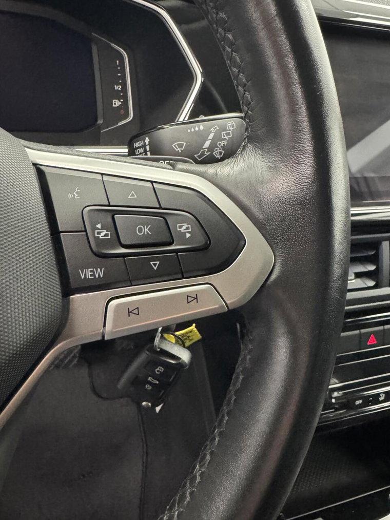 Vehicle Image 38