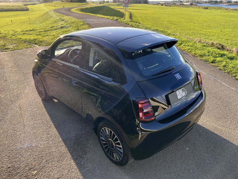Vehicle Image 38