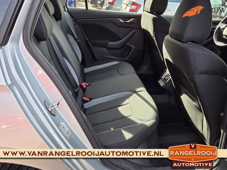 Vehicle Image 33