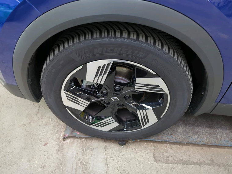 Vehicle Image 30