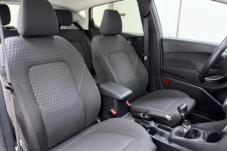 Vehicle Image 16