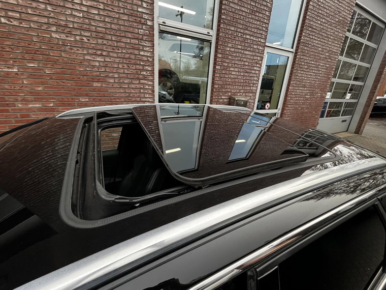 Vehicle Image 38