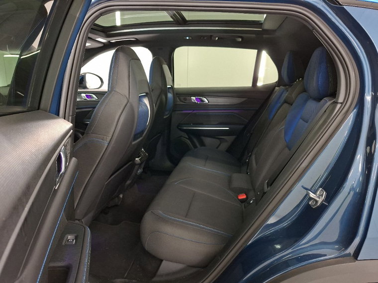 Vehicle Image 22