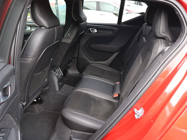 Vehicle Image 37