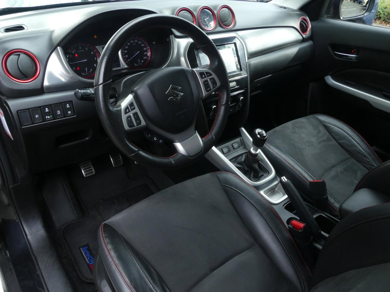 Vehicle Image 16