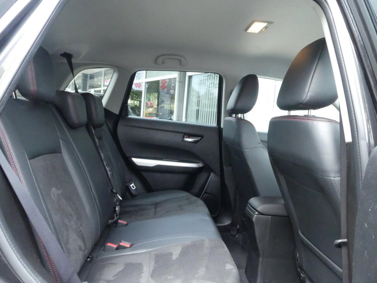 Vehicle Image 33