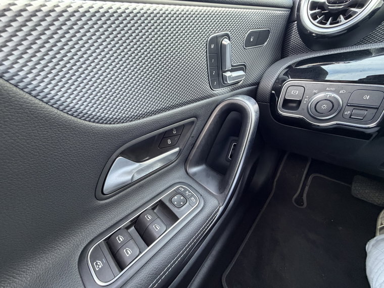 Vehicle Image 42