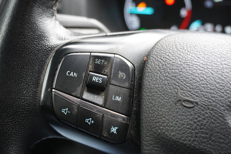 Vehicle Image 16