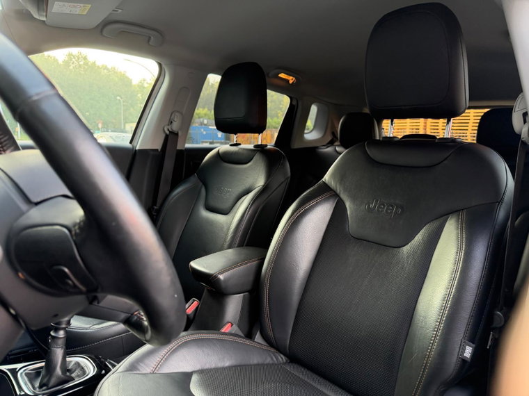 Vehicle Image 36