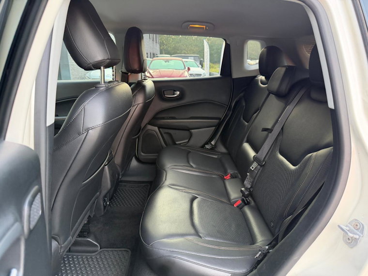 Vehicle Image 37