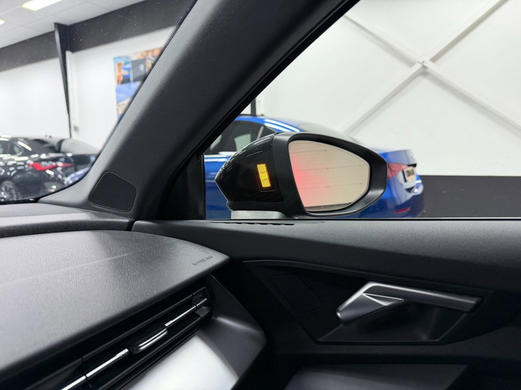 Vehicle Image 41