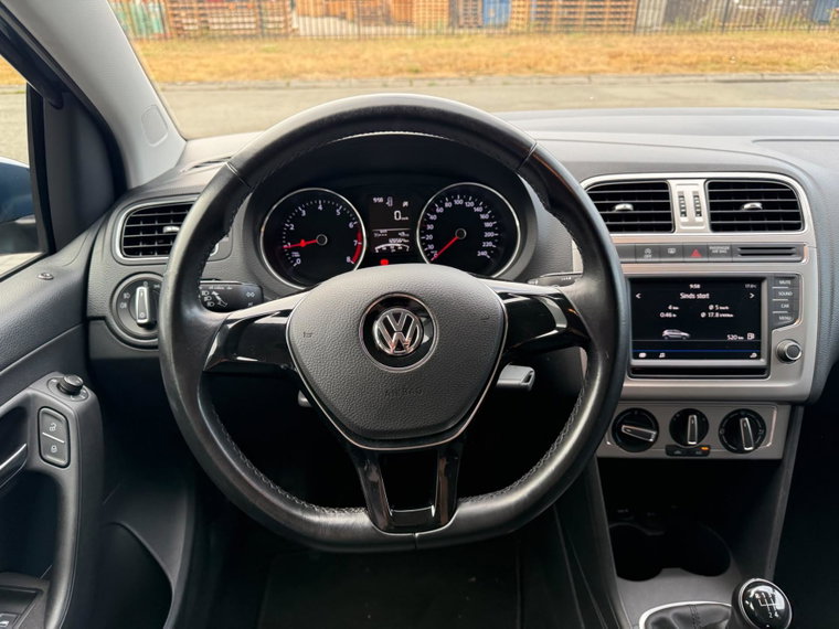 Vehicle Image 17