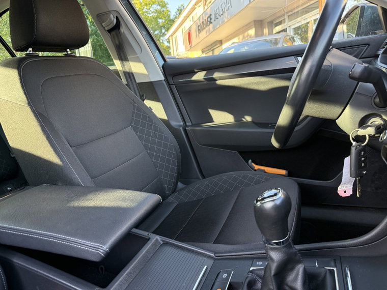 Vehicle Image 22