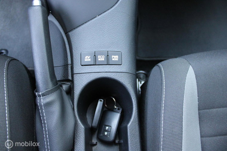 Vehicle Image 32