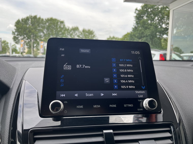 Vehicle Image 13