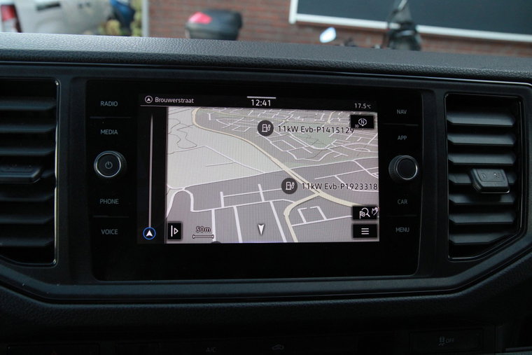 Vehicle Image 16