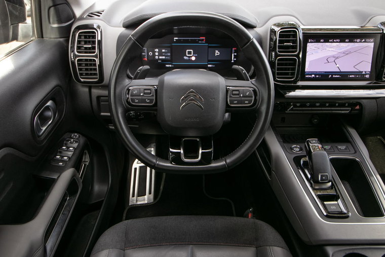 Vehicle Image 16