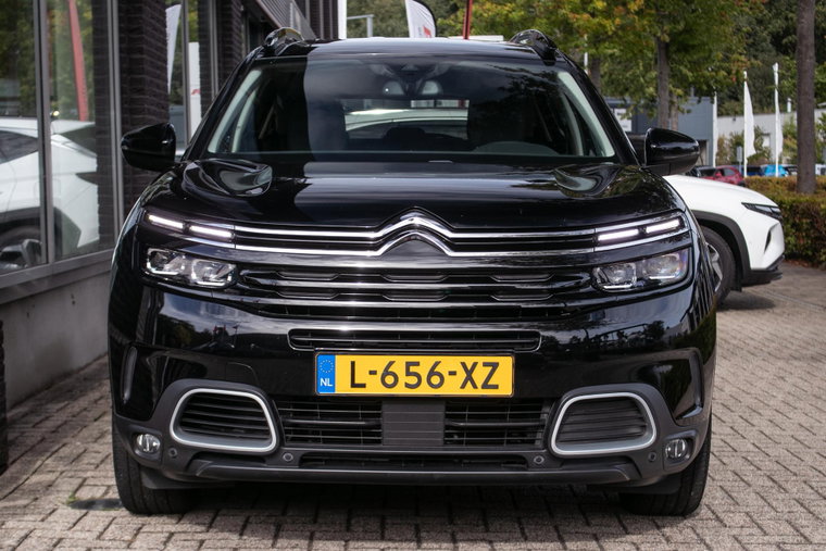 Vehicle Image 10