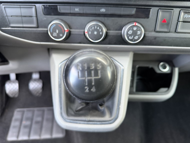 Vehicle Image 32