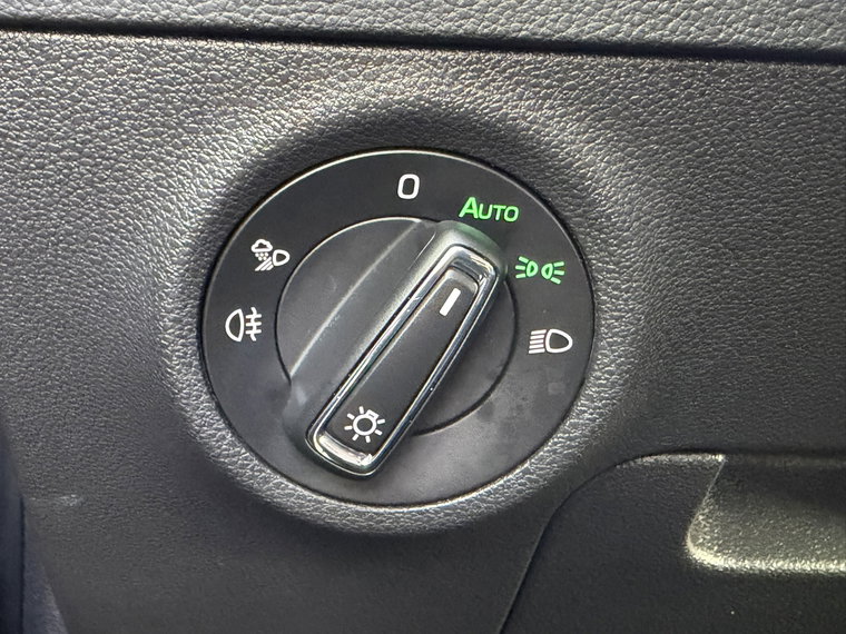 Vehicle Image 28