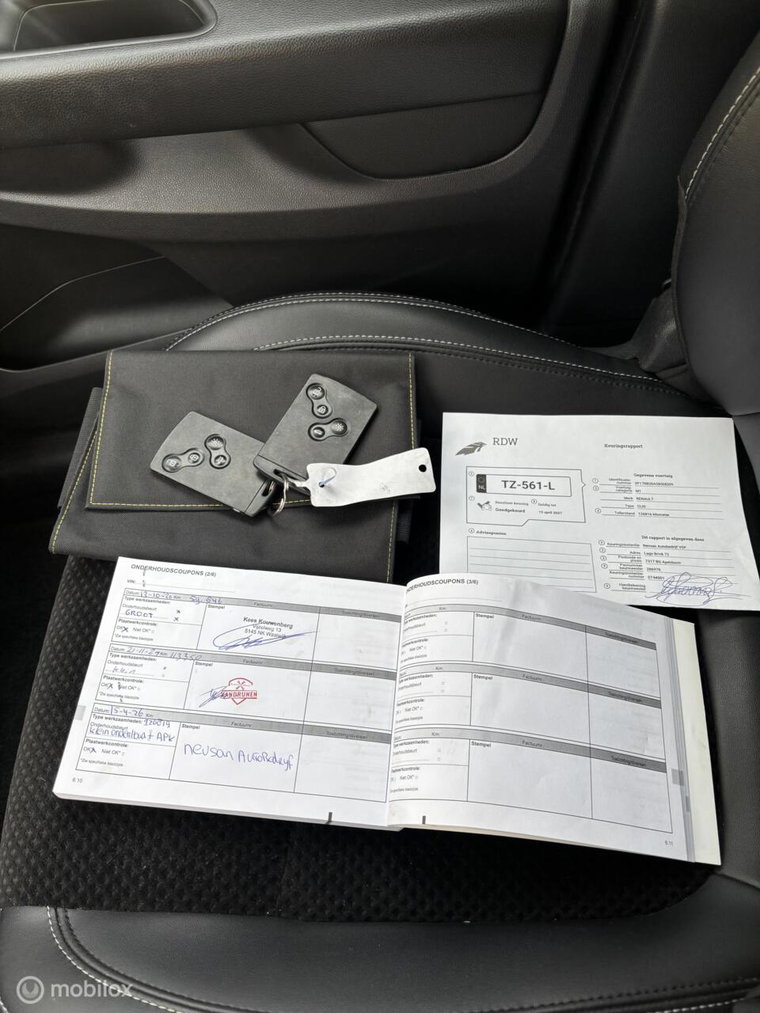 Vehicle Image 16