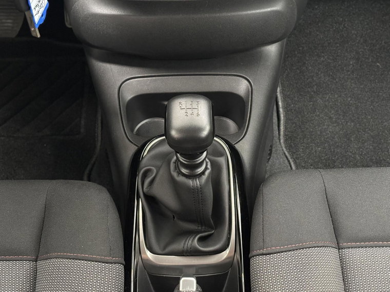 Vehicle Image 19