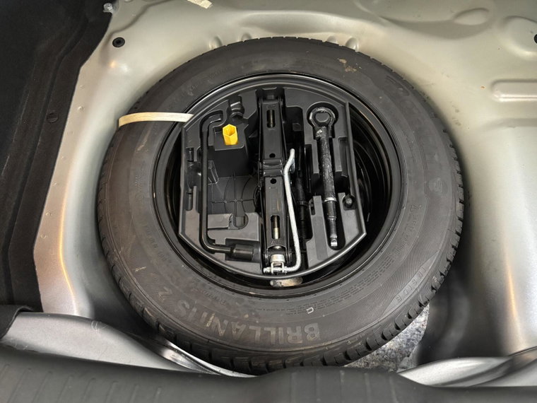 Vehicle Image 35