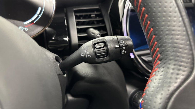 Vehicle Image 33