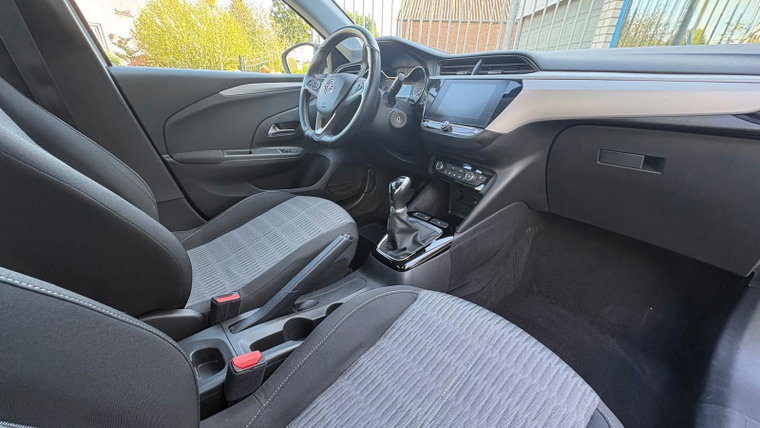 Vehicle Image 21