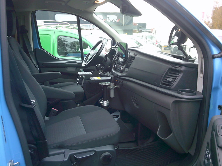 Vehicle Image 16