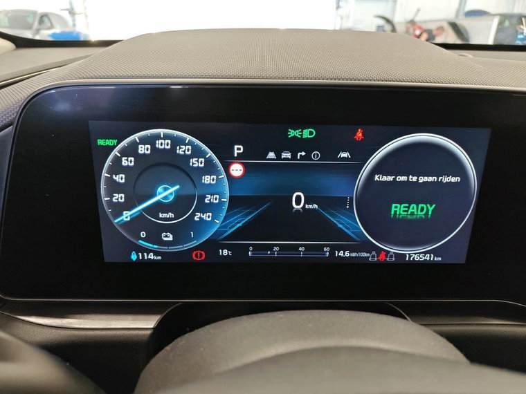 Vehicle Image 9